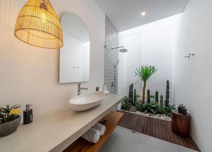 Brand New Orion Mediterranean Style Air-con Living *