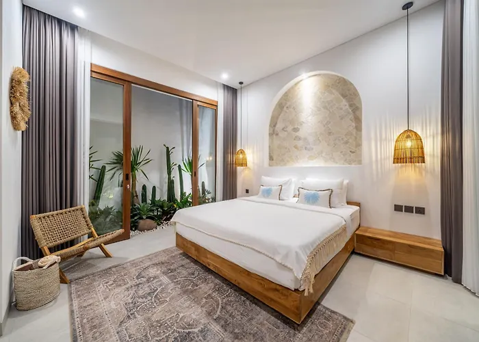 Villa Brand New Orion Mediterranean Style Air-con Living