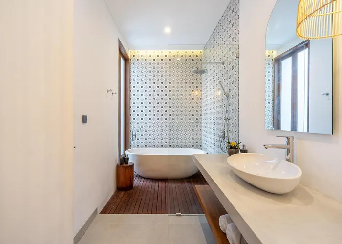 Villa Brand New Orion Mediterranean Style Air-con Living