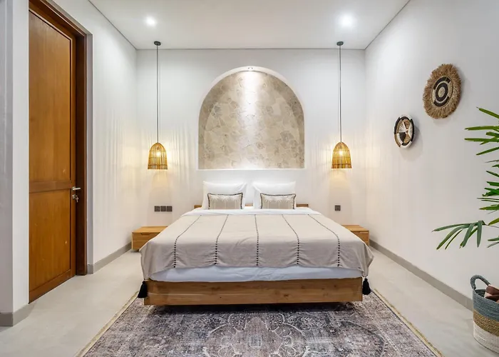 Villa Brand New Orion Mediterranean Style Air-con Living *